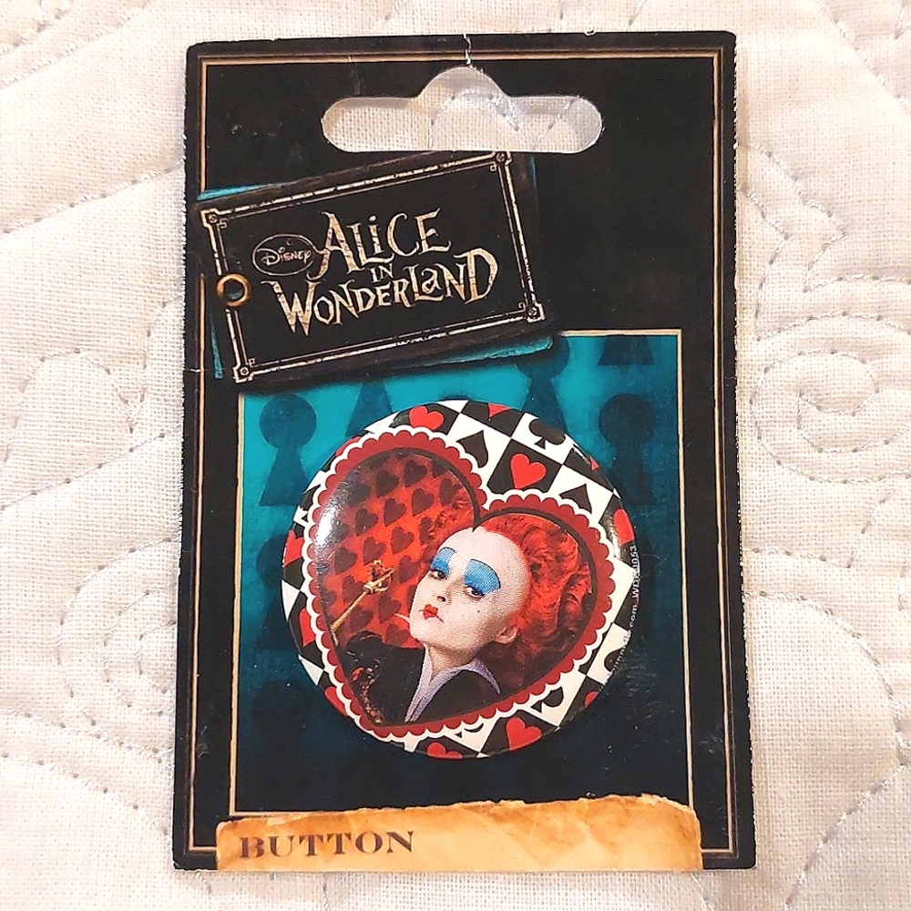 Loungefly Disney Alice in Wonderland Queen of Hearts Button Pin NWOT